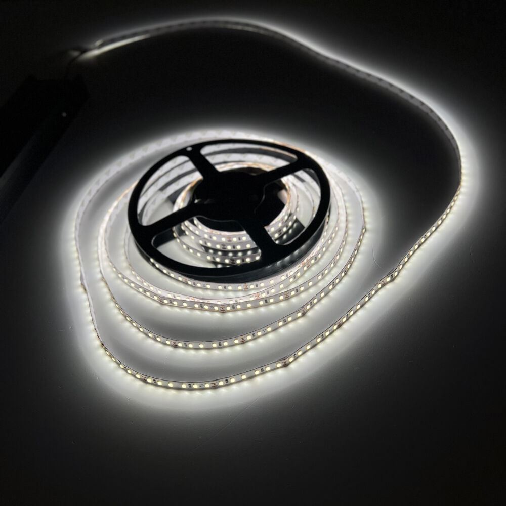 Стрічка світлодіодна LUMINARIA LS-2835 120LEDs/m 9,6W 24V 3000K (DJ120-24V-8mm) PREMIUM LED STRIP